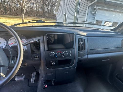 Gray 2004 Dodge Ram 1500 SLT Quad Cab