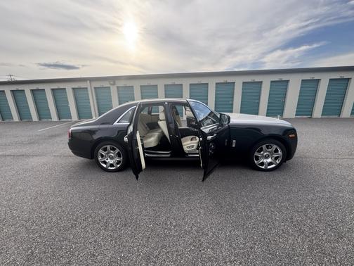 Black 2010 Rolls-Royce Ghost Base
