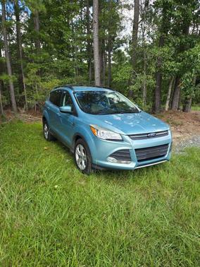 Blue 2013 Ford Escape SE
