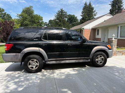 Black 2002 Toyota Sequoia SR5