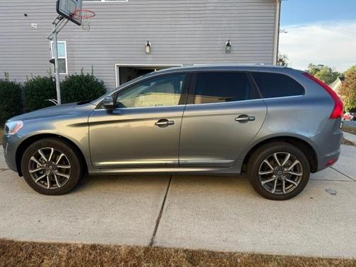 Gray 2016 Volvo XC60 T5 Premier