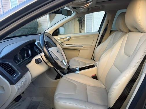 Gray 2016 Volvo XC60 T5 Premier