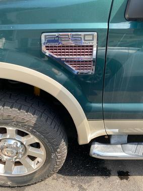 Green 2008 Ford F-250 Lariat Crew Cab Super Duty