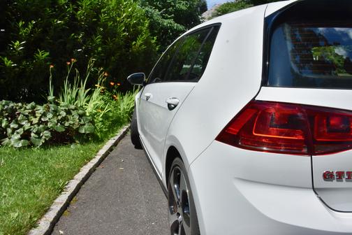 2017 Volkswagen Golf GTI SE 4-Door