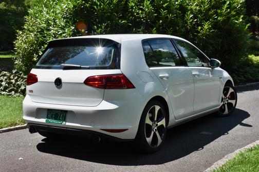 2017 Volkswagen Golf GTI SE 4-Door