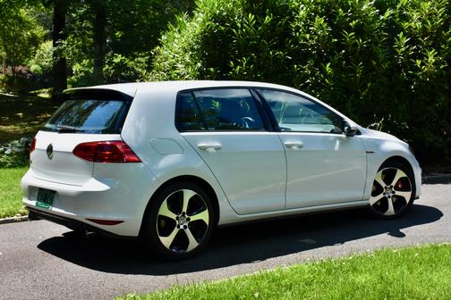2017 Volkswagen Golf GTI SE 4-Door