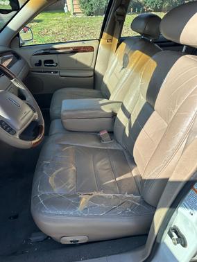 2001 Lincoln Town Car Signature