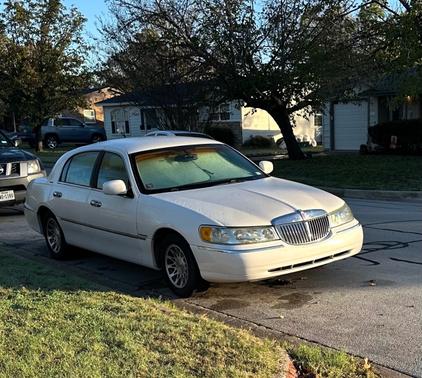 2001 Lincoln Town Car Signature