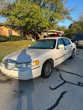 2001 Lincoln Town Car Signature