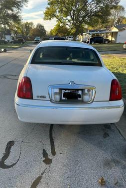 2001 Lincoln Town Car Signature