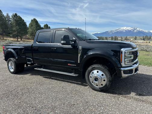 Black 2023 Ford F-450 Lariat