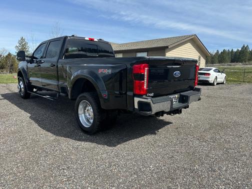 Black 2023 Ford F-450 Lariat
