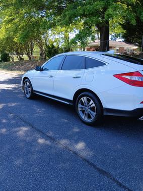 White 2013 Honda Crosstour EX