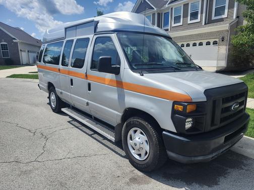 2010 Ford E250 Base