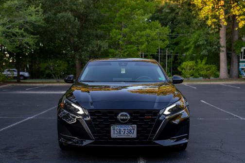 Black 2023 Nissan Altima 2.5 SR