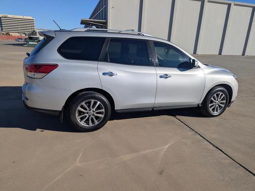 Silver 2015 Nissan Pathfinder SV