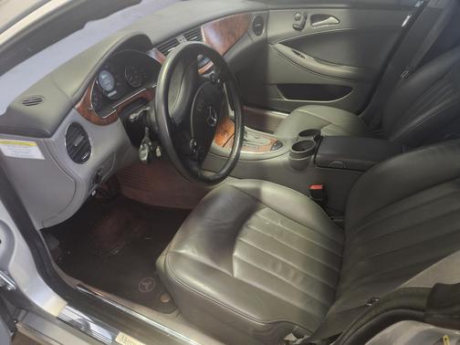 Silver 2006 Mercedes-Benz CLS-Class CLS500