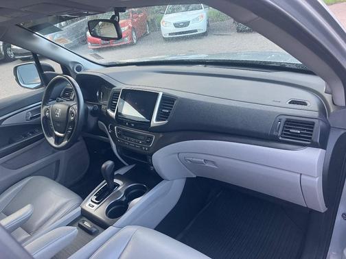 Silver 2016 Honda Pilot EX-L