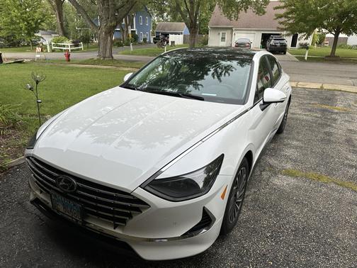 2022 Hyundai SONATA Hybrid Limited