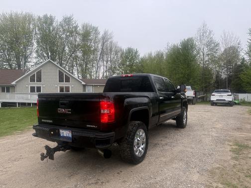 Black 2019 GMC Sierra 2500 Denali