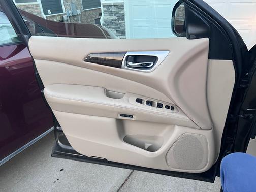 2015 Nissan Pathfinder SL