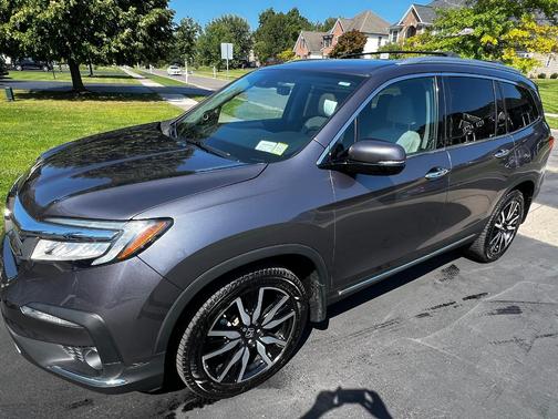Gray 2020 Honda Pilot Touring 8-Passenger
