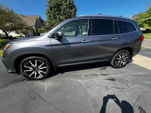 Gray 2020 Honda Pilot Touring 8-Passenger