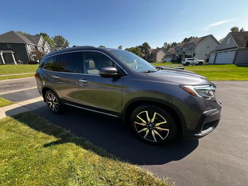 Gray 2020 Honda Pilot Touring 8-Passenger