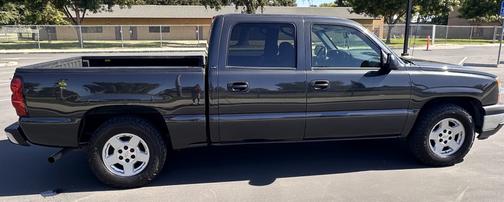 2005 Chevrolet Silverado 1500 LS Crew Cab
