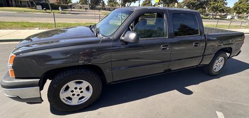 2005 Chevrolet Silverado 1500 LS Crew Cab