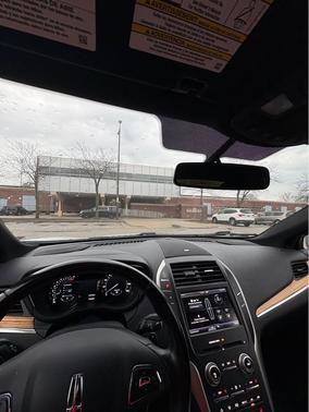 White 2015 Lincoln MKC Base