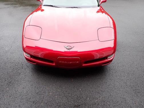 Red 2000 Chevrolet Corvette Base