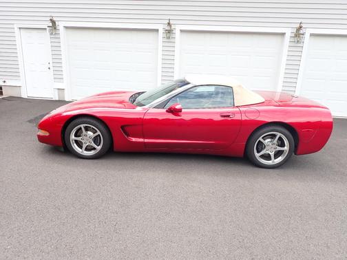 Red 2000 Chevrolet Corvette Base