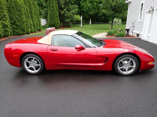 Red 2000 Chevrolet Corvette Base