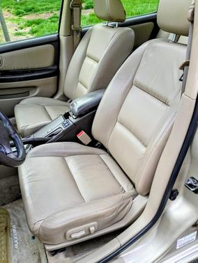 Gold 2002 Nissan Maxima GLE