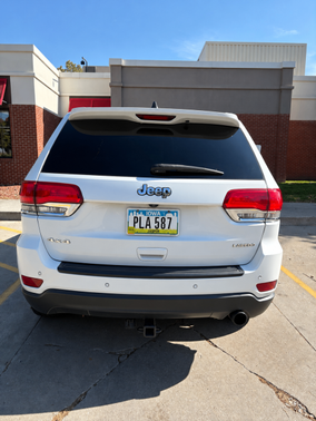 White 2017 Jeep Grand Cherokee Laredo