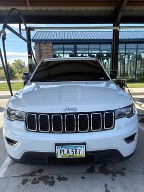 White 2017 Jeep Grand Cherokee Laredo