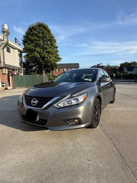 Gray 2017 Nissan Altima 2.5 SV