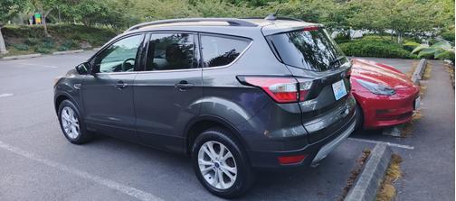 Gray 2018 Ford Escape SE