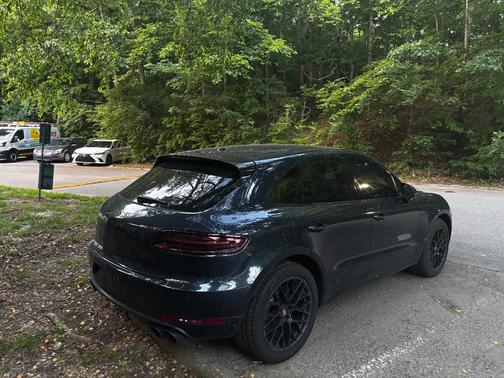 Blue 2018 Porsche Macan Macan GTS