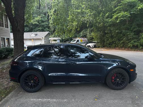 Blue 2018 Porsche Macan Macan GTS