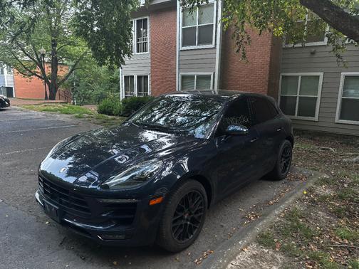 Blue 2018 Porsche Macan Macan GTS