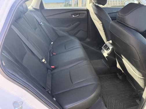 White 2025 Honda Accord Hybrid EX-L