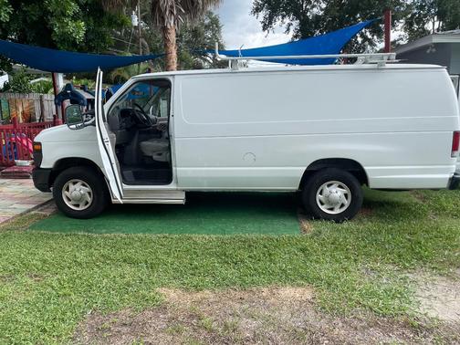 White 2008 Ford E350 Super Duty Base