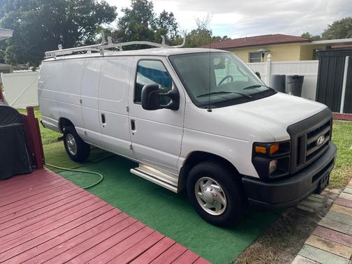 White 2008 Ford E350 Super Duty Base
