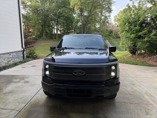 2023 Ford F-150 Lightning LARIAT