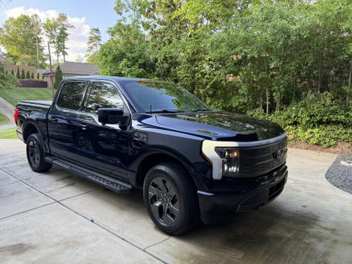 2023 Ford F-150 Lightning LARIAT
