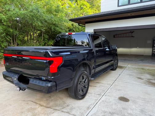 2023 Ford F-150 Lightning LARIAT