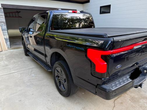 2023 Ford F-150 Lightning LARIAT
