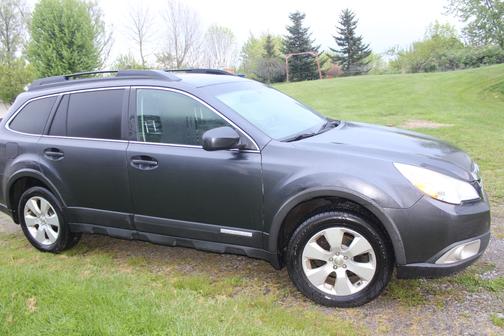 Gray 2012 Subaru Outback 2.5i Premium